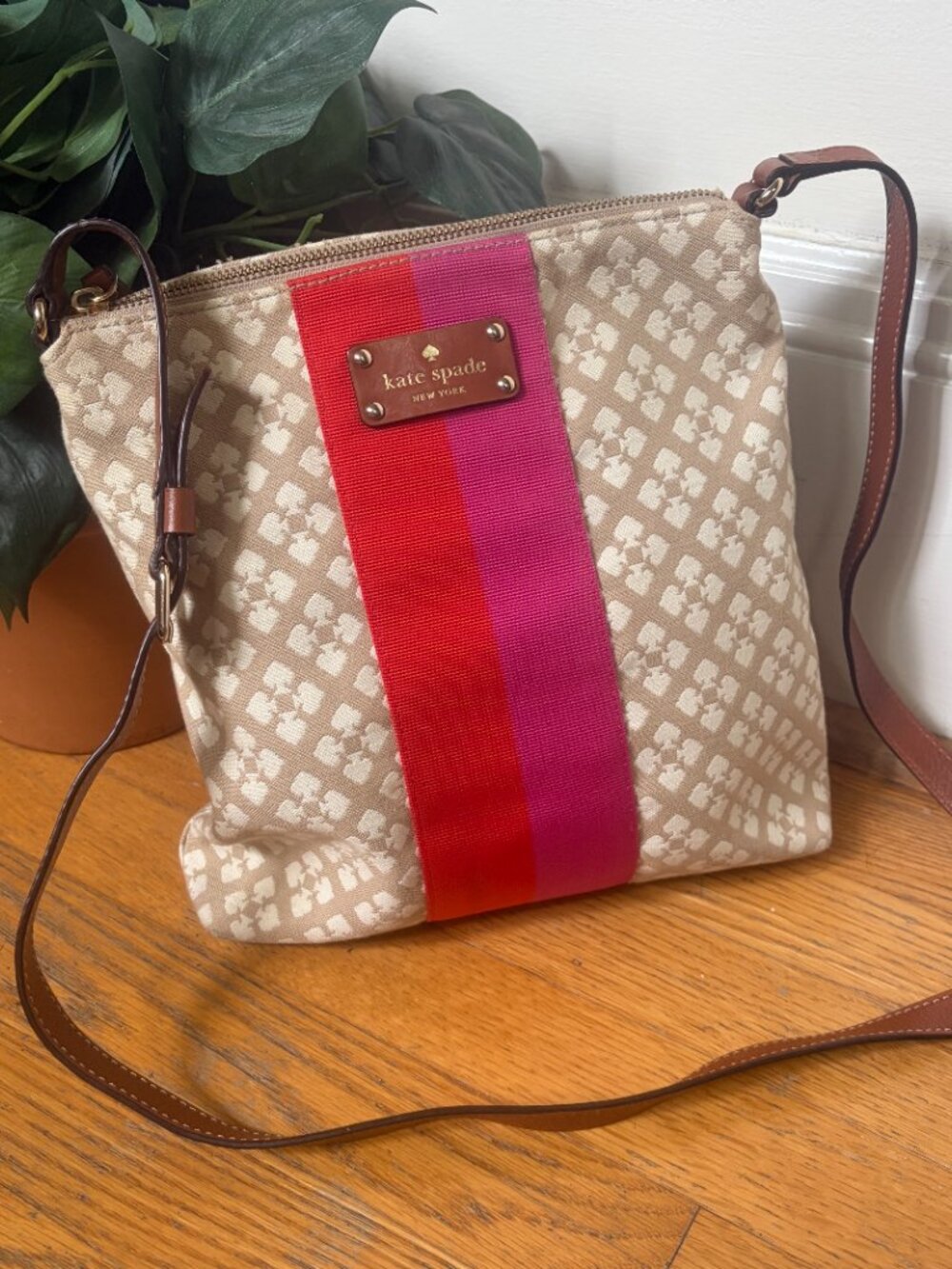 Kate Spade New York Classic Spade Victoria crossbody bag - Picture 1 of 14